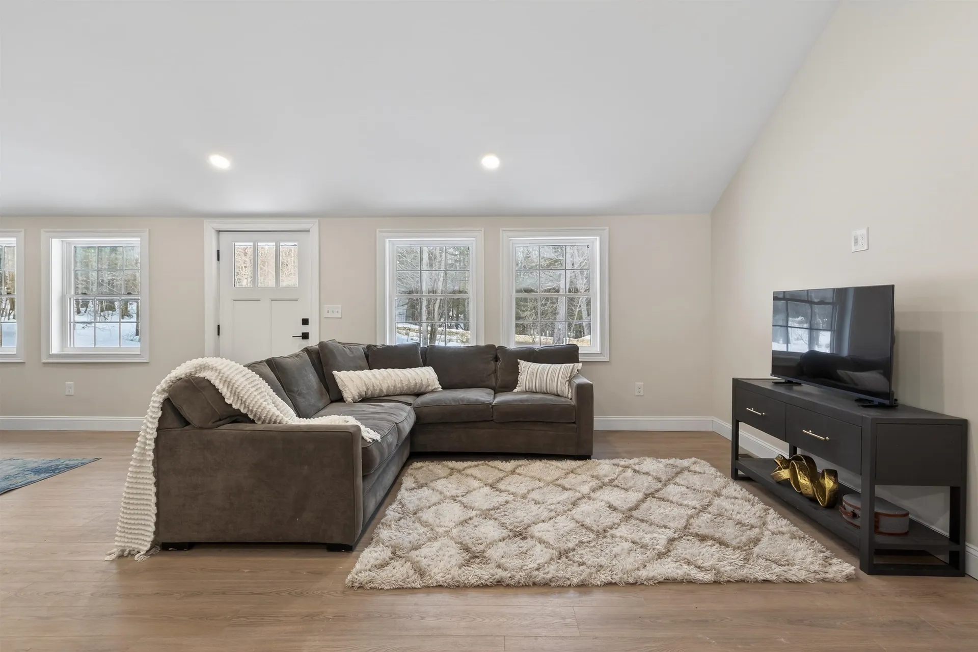 33 Mccrillis Road Nottingham NH 03290