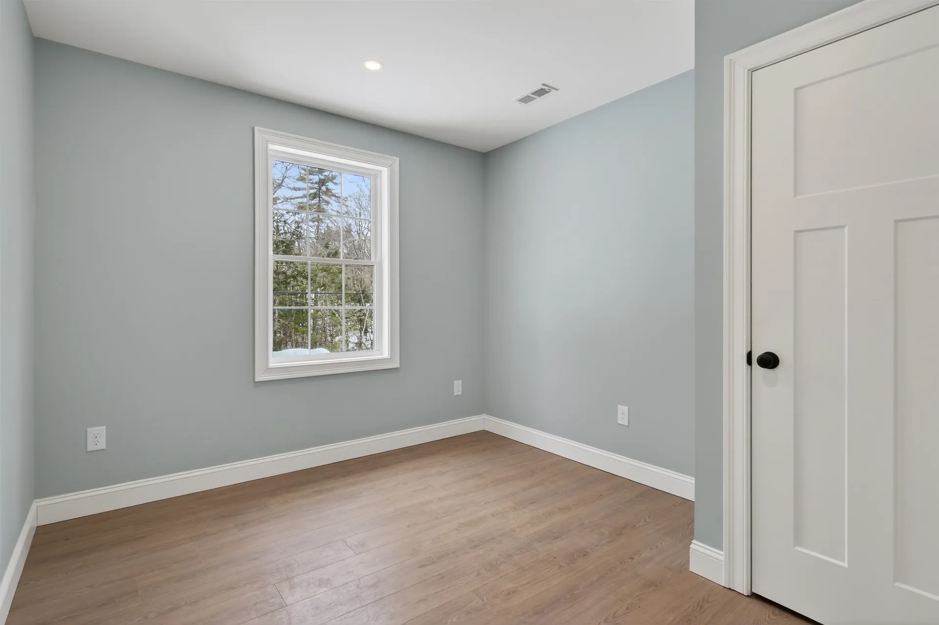 33 Mccrillis Road Nottingham NH 03290