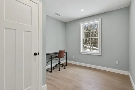 33 Mccrillis Road Nottingham NH 03290