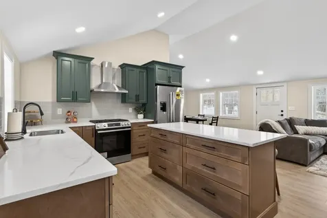 33 Mccrillis Road Nottingham NH 03290