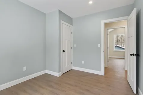 33 Mccrillis Road Nottingham NH 03290