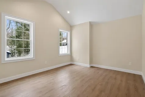 33 Mccrillis Road Nottingham NH 03290