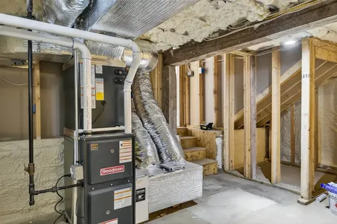 33 Mccrillis Road Nottingham NH 03290