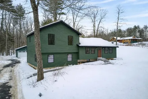 33 Mccrillis Road Nottingham NH 03290