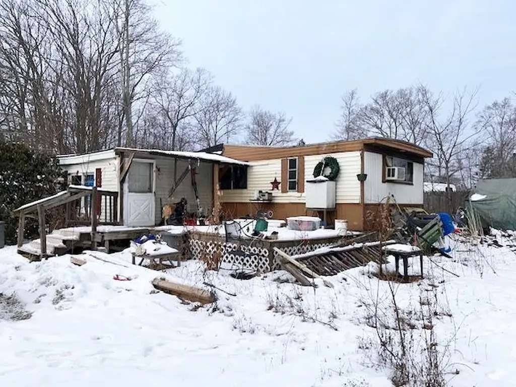 4 Dow Street Exeter NH 03833