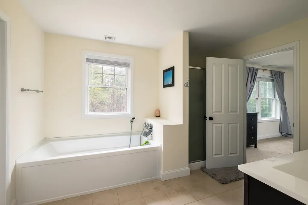 9 Jay Way Rochester NH 03868