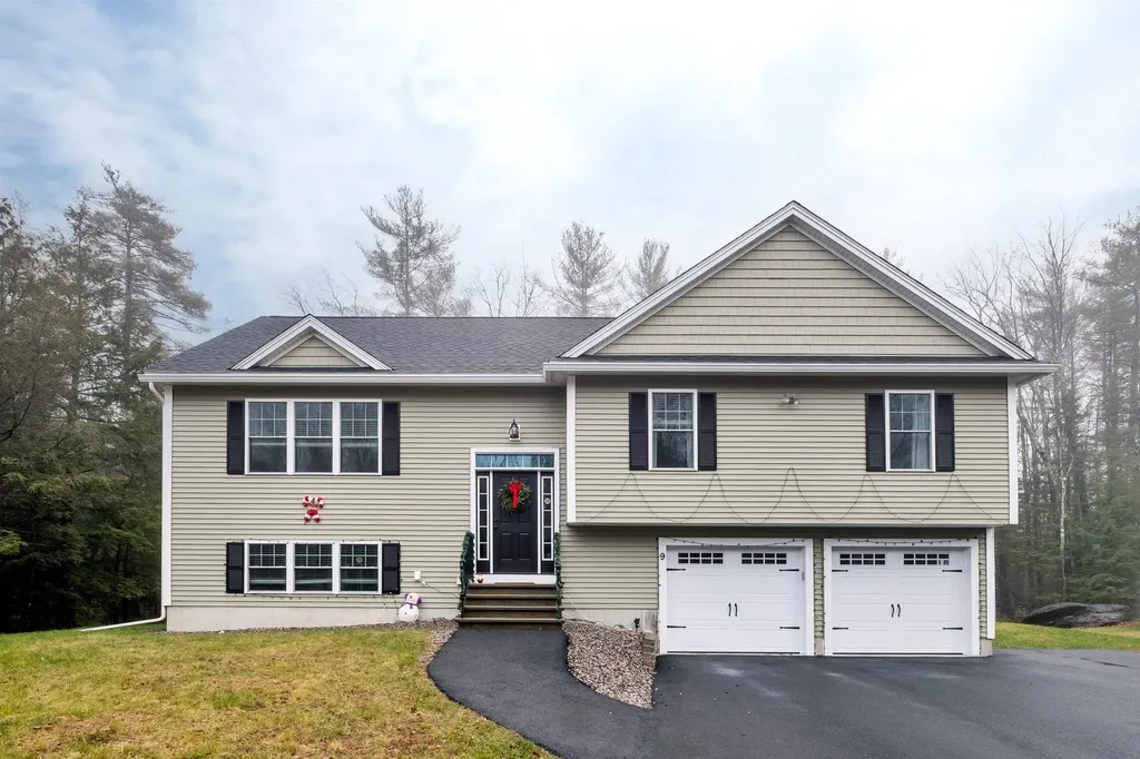 9 Jay Way Rochester NH 03868