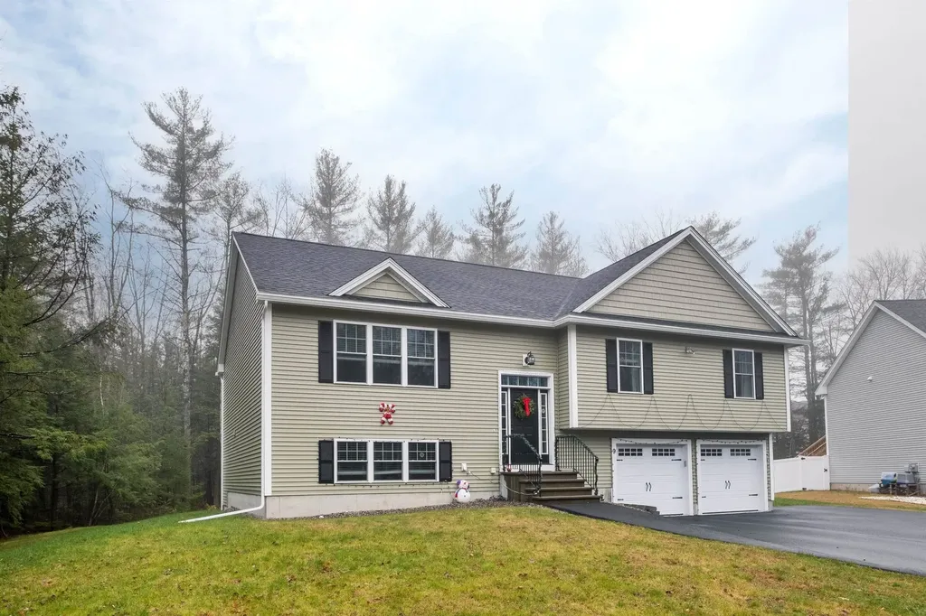 9 Jay Way Rochester NH 03868