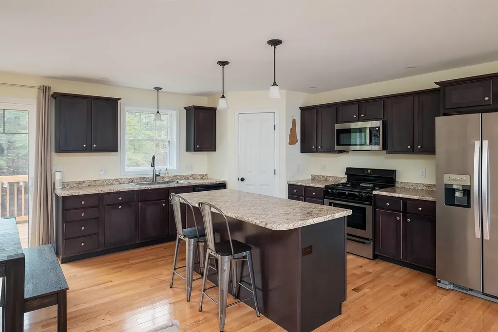 9 Jay Way Rochester NH 03868