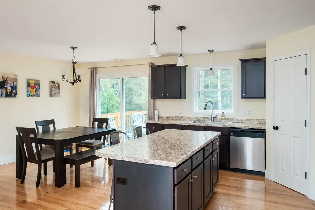 9 Jay Way Rochester NH 03868