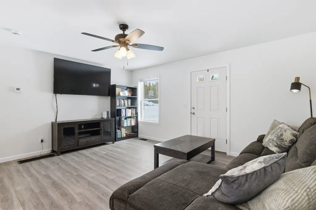 33 West Meadow Road Pittsfield NH 03263