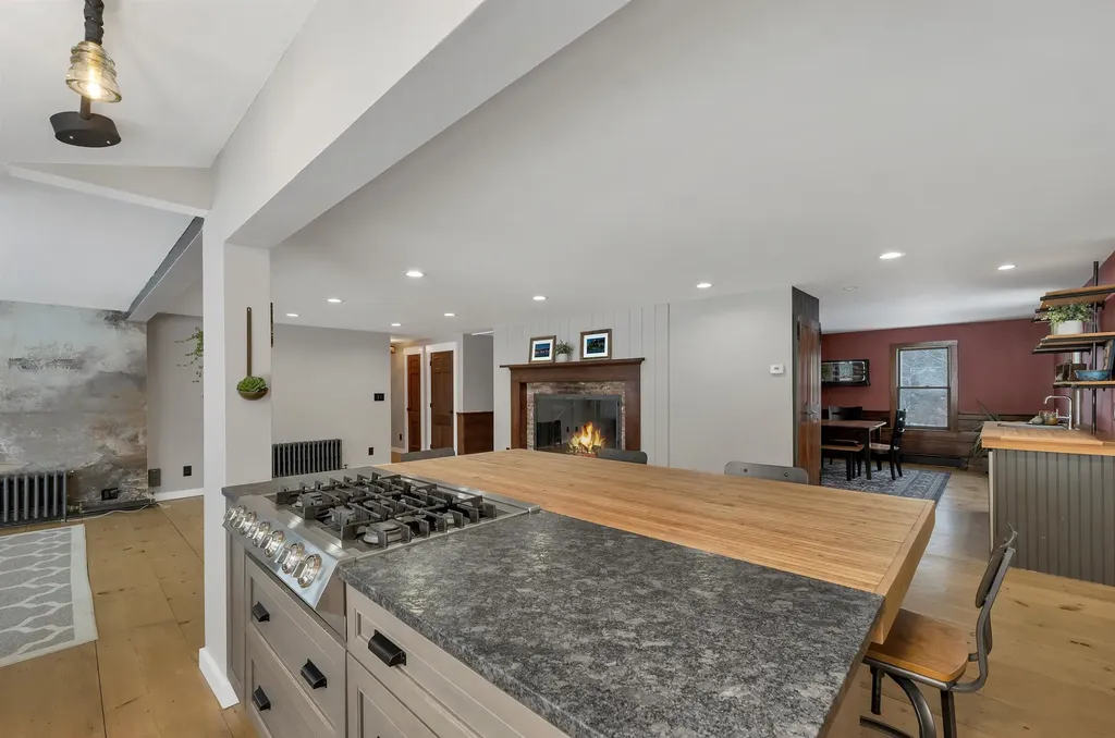 11 Birch Ledge Road Meredith NH 03253