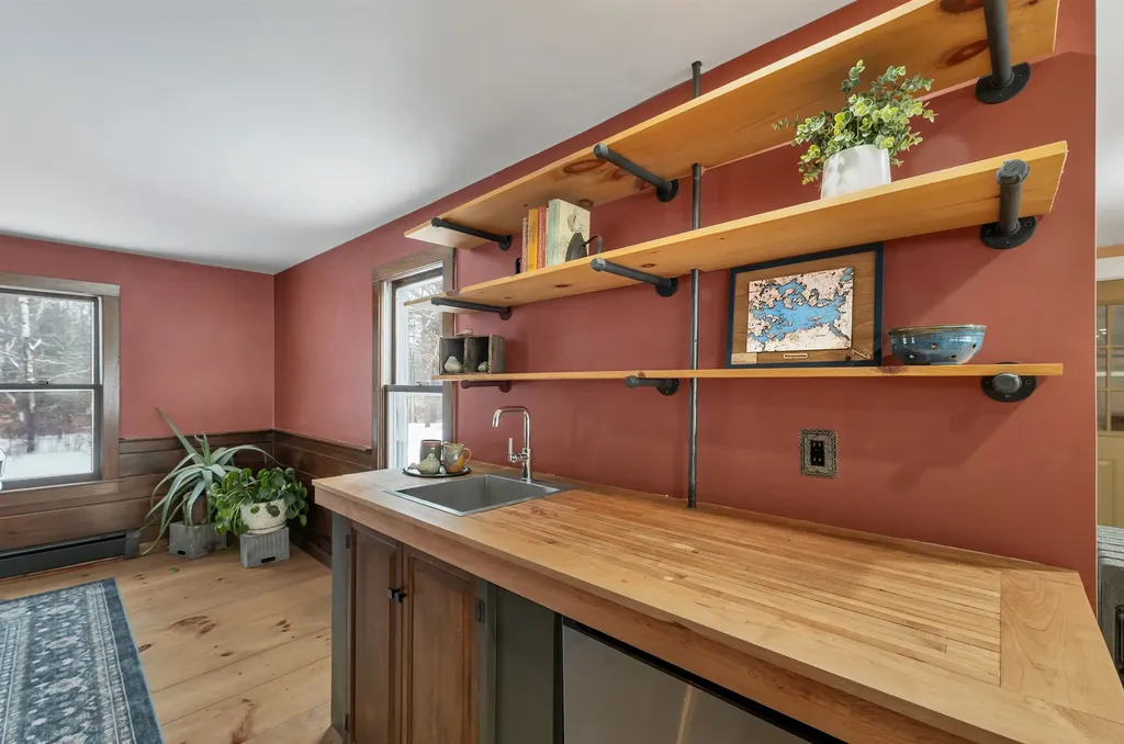 11 Birch Ledge Road Meredith NH 03253