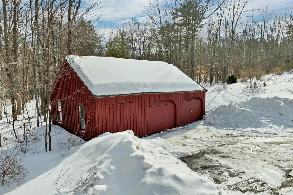 11 Birch Ledge Road Meredith NH 03253