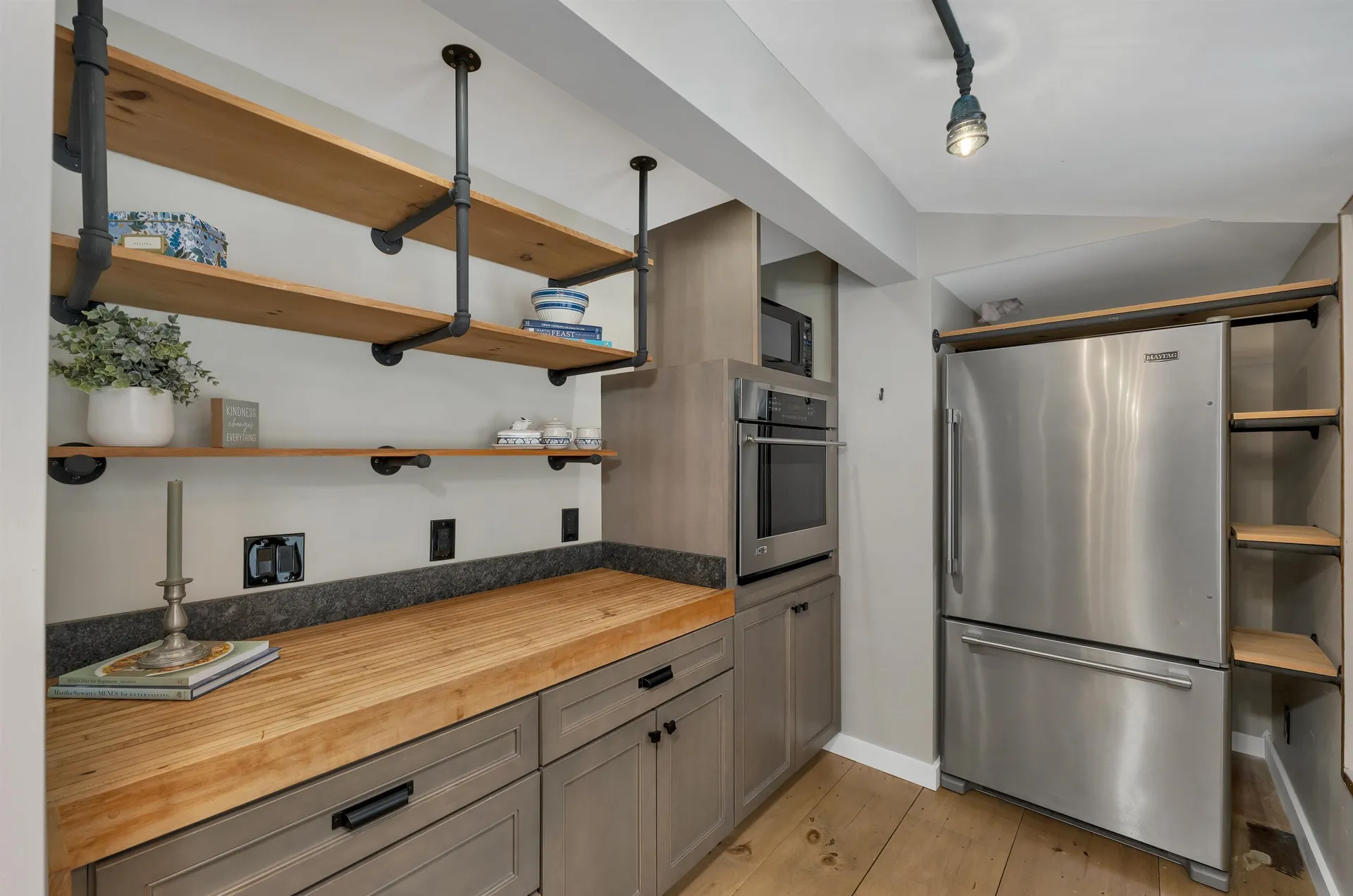 11 Birch Ledge Road Meredith NH 03253