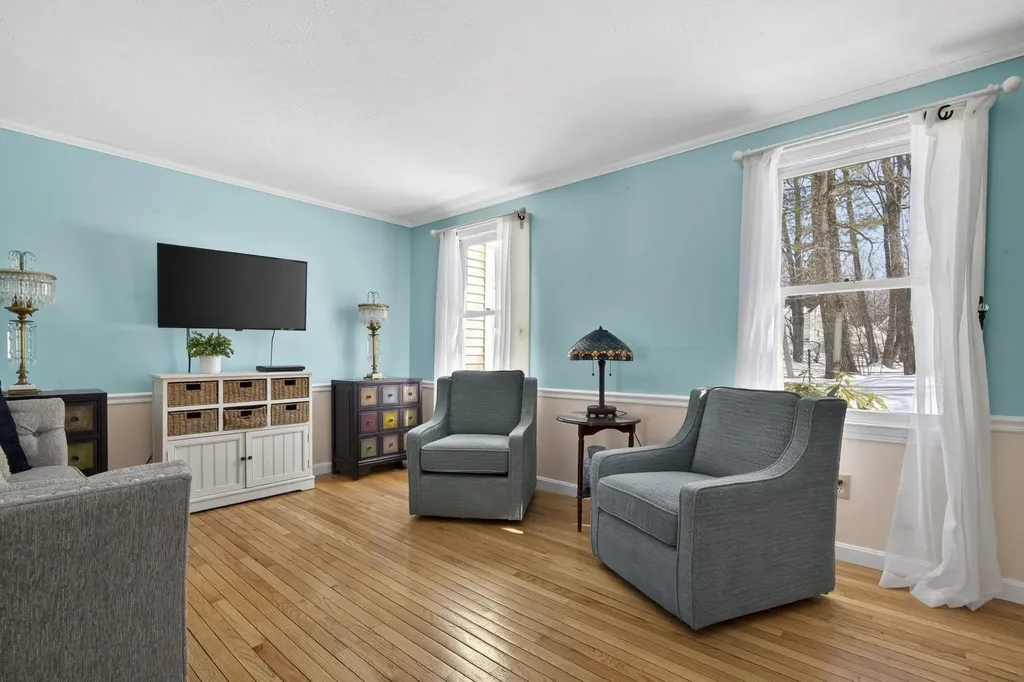 35 Albury Stone Circle Nashua NH 03063