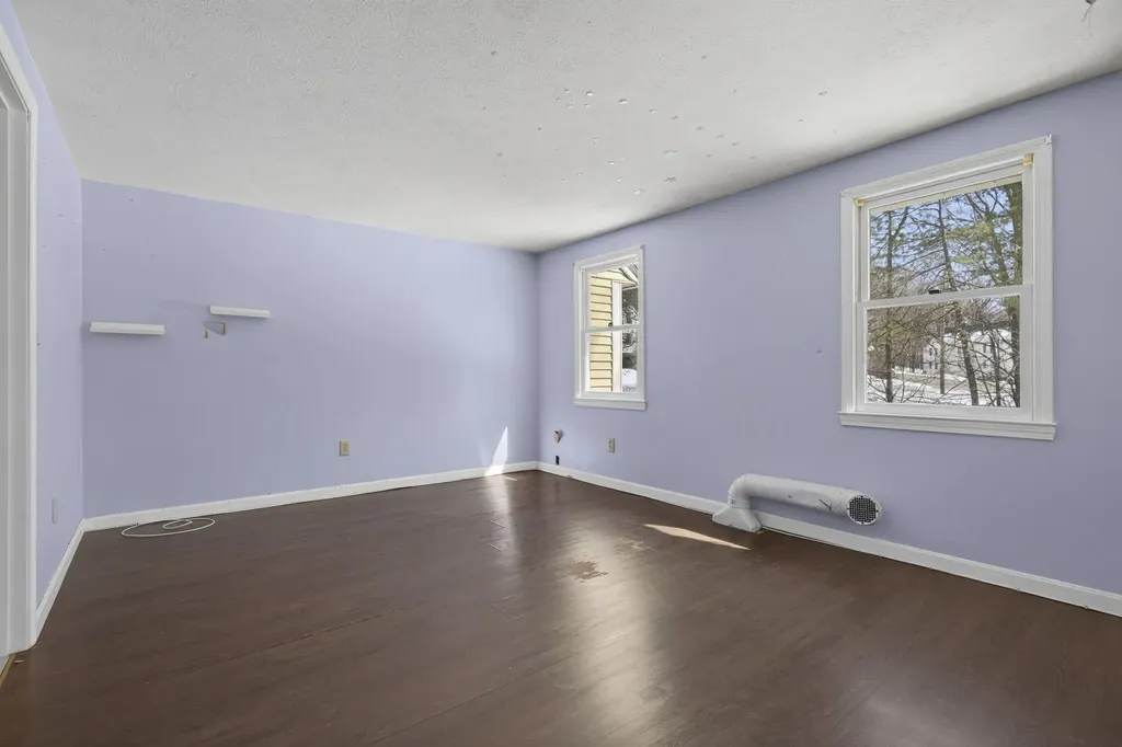 35 Albury Stone Circle Nashua NH 03063