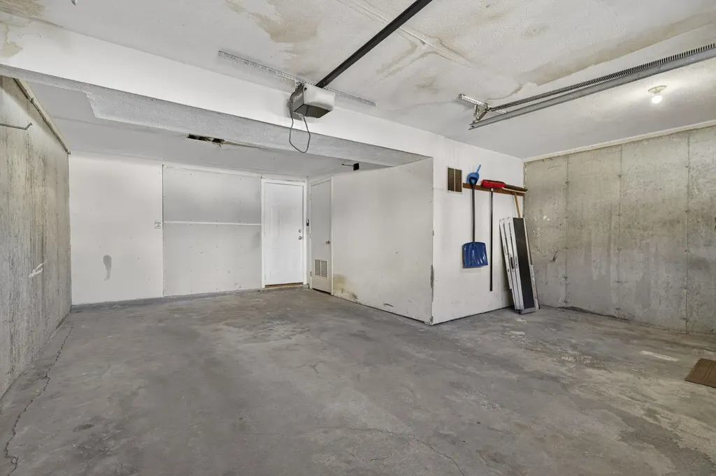 35 Albury Stone Circle Nashua NH 03063