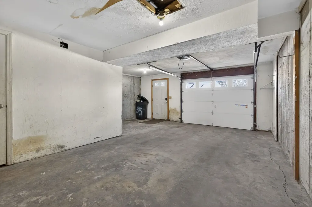 35 Albury Stone Circle Nashua NH 03063