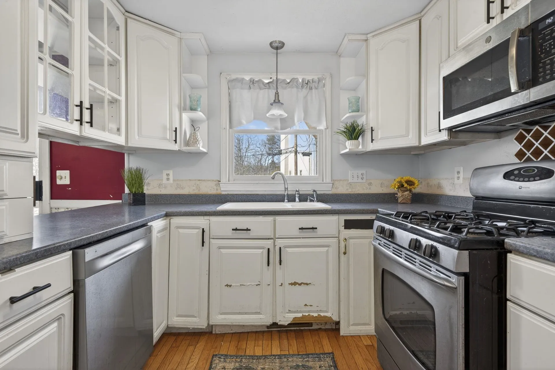 35 Albury Stone Circle Nashua NH 03063