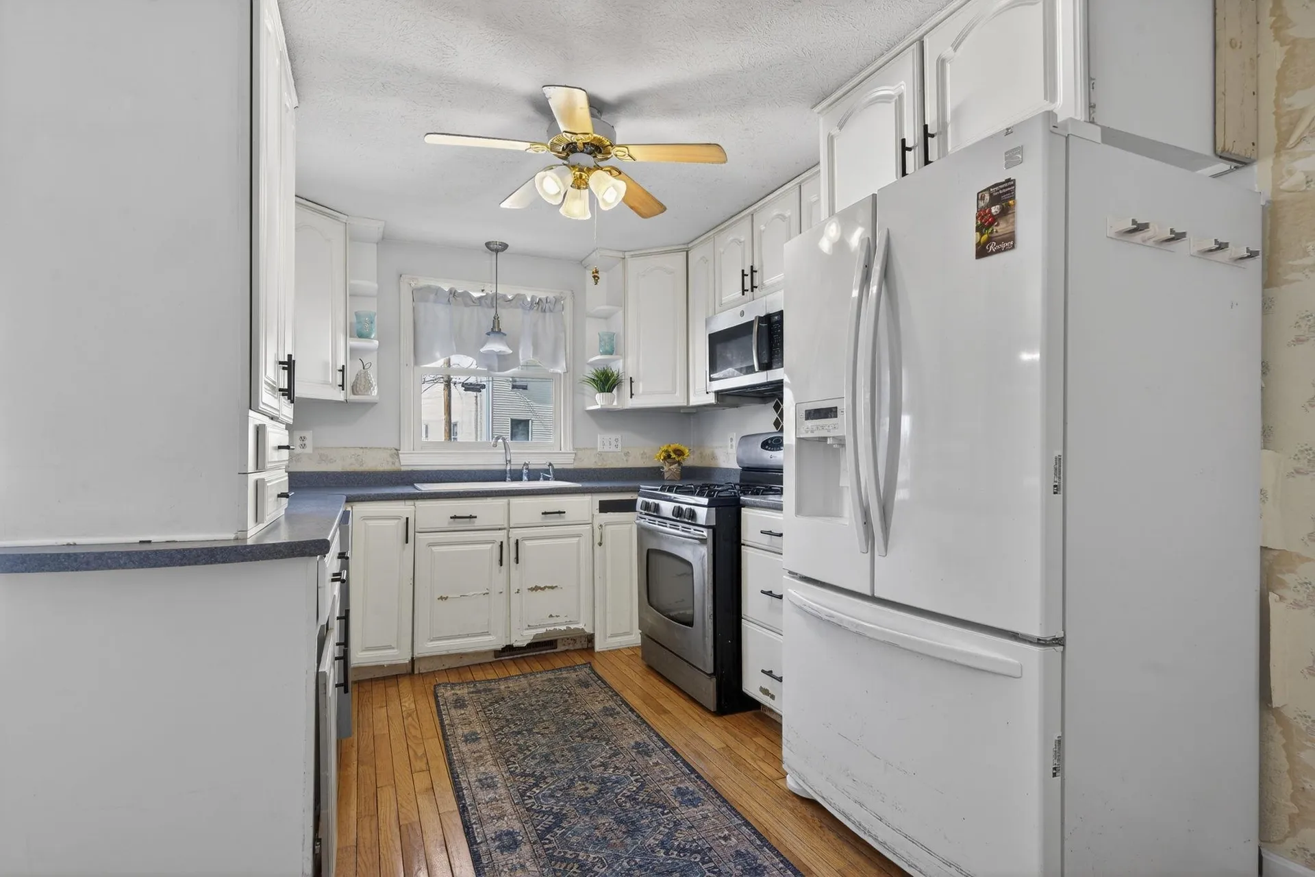 35 Albury Stone Circle Nashua NH 03063