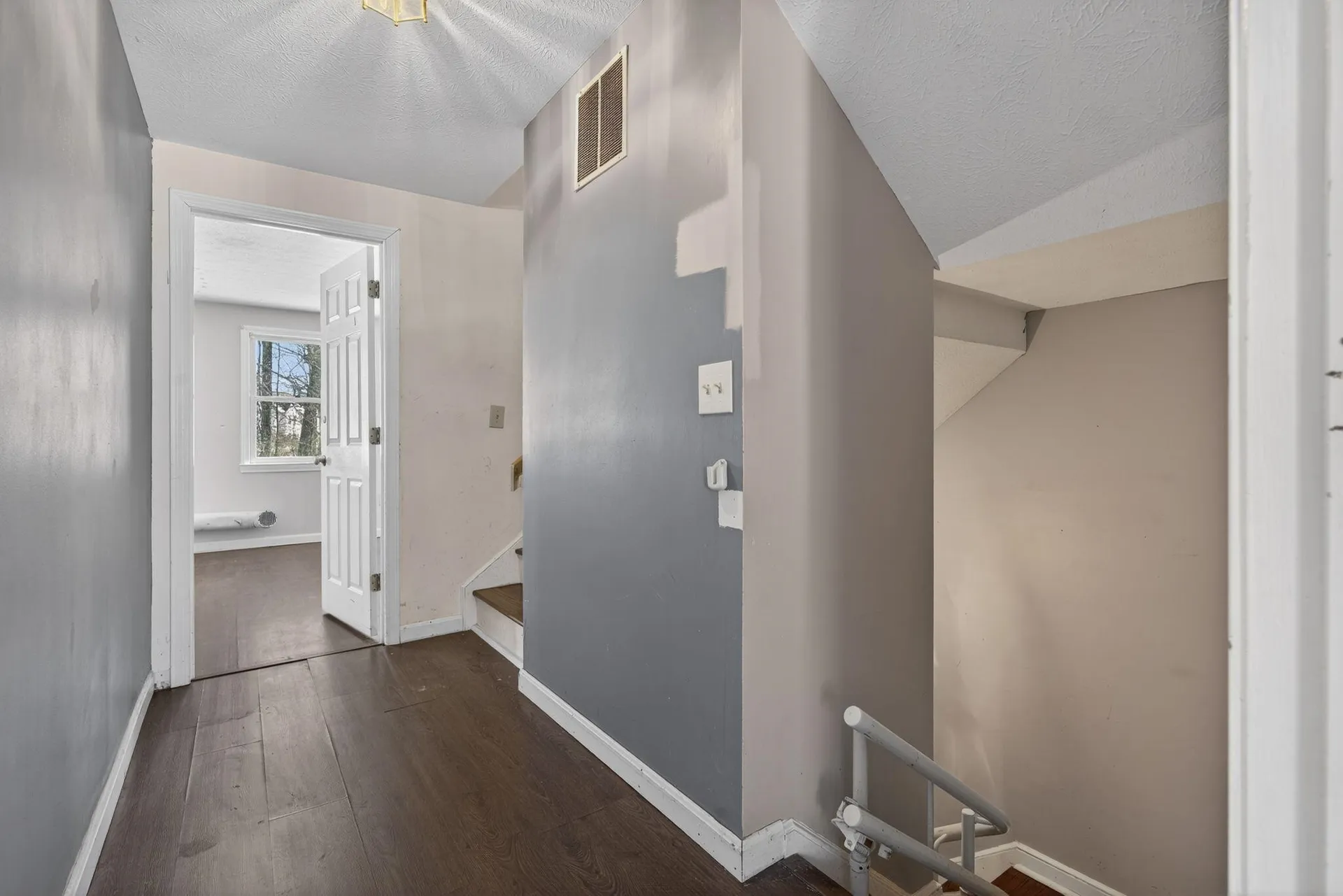 35 Albury Stone Circle Nashua NH 03063