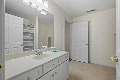 32 Tansy Avenue Stratham NH 03885