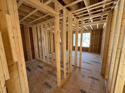 34 Deadreckoning Point Laconia NH 03246-1835