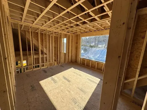 34 Deadreckoning Point Laconia NH 03246-1835