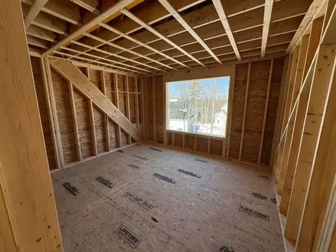 34 Deadreckoning Point Laconia NH 03246-1835