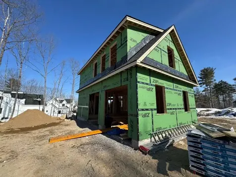 34 Deadreckoning Point Laconia NH 03246-1835