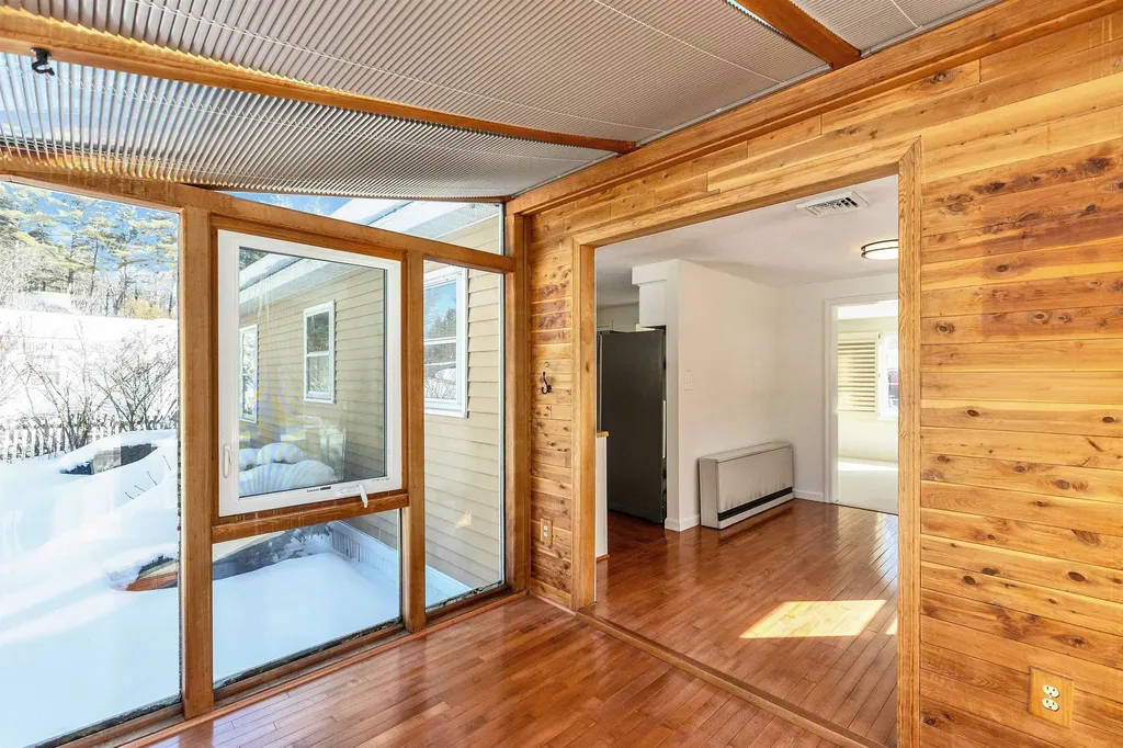 4 Burlington Road Nashua NH 03062-3504