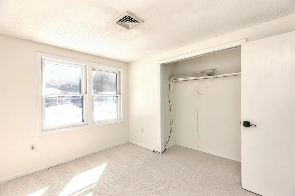 4 Burlington Road Nashua NH 03062-3504