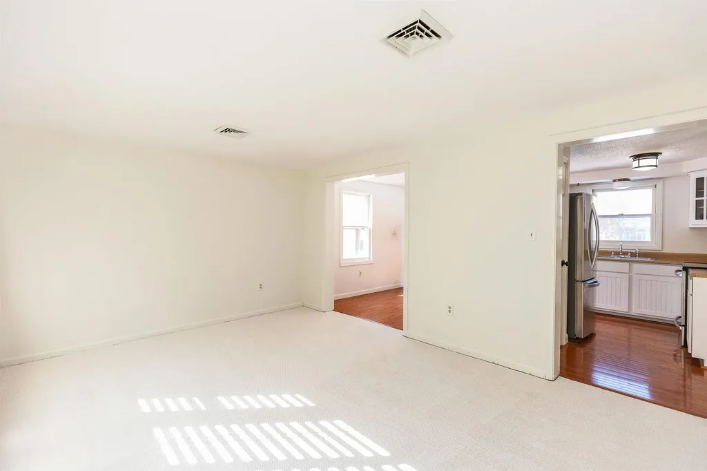 4 Burlington Road Nashua NH 03062-3504