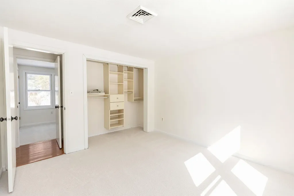 4 Burlington Road Nashua NH 03062-3504