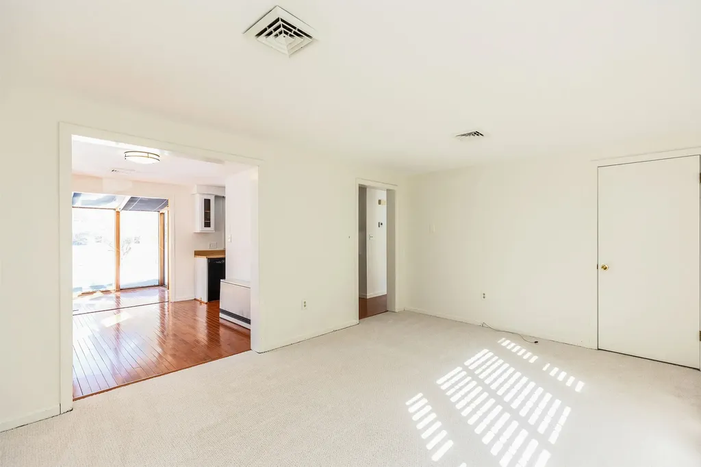 4 Burlington Road Nashua NH 03062-3504