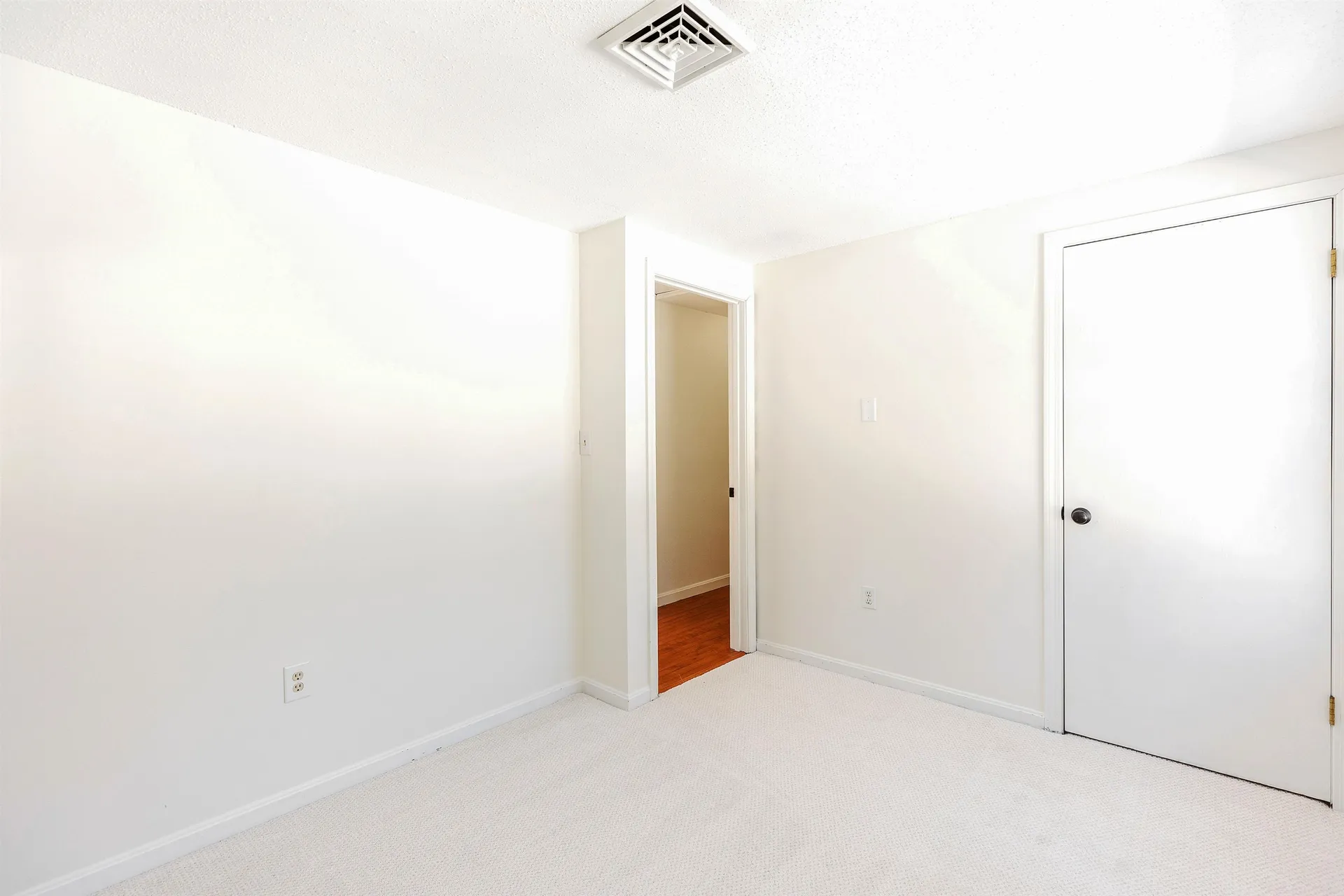 4 Burlington Road Nashua NH 03062-3504