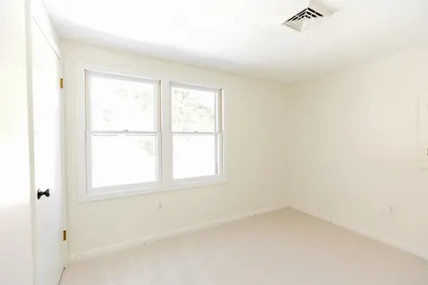 4 Burlington Road Nashua NH 03062-3504