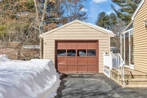 4 Burlington Road Nashua NH 03062-3504