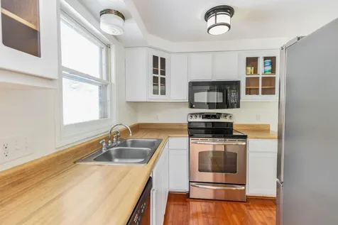 4 Burlington Road Nashua NH 03062-3504