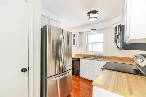 4 Burlington Road Nashua NH 03062-3504