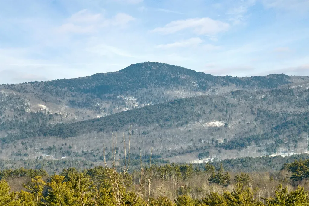 19 Abenaki Lane Moultonborough NH 03254