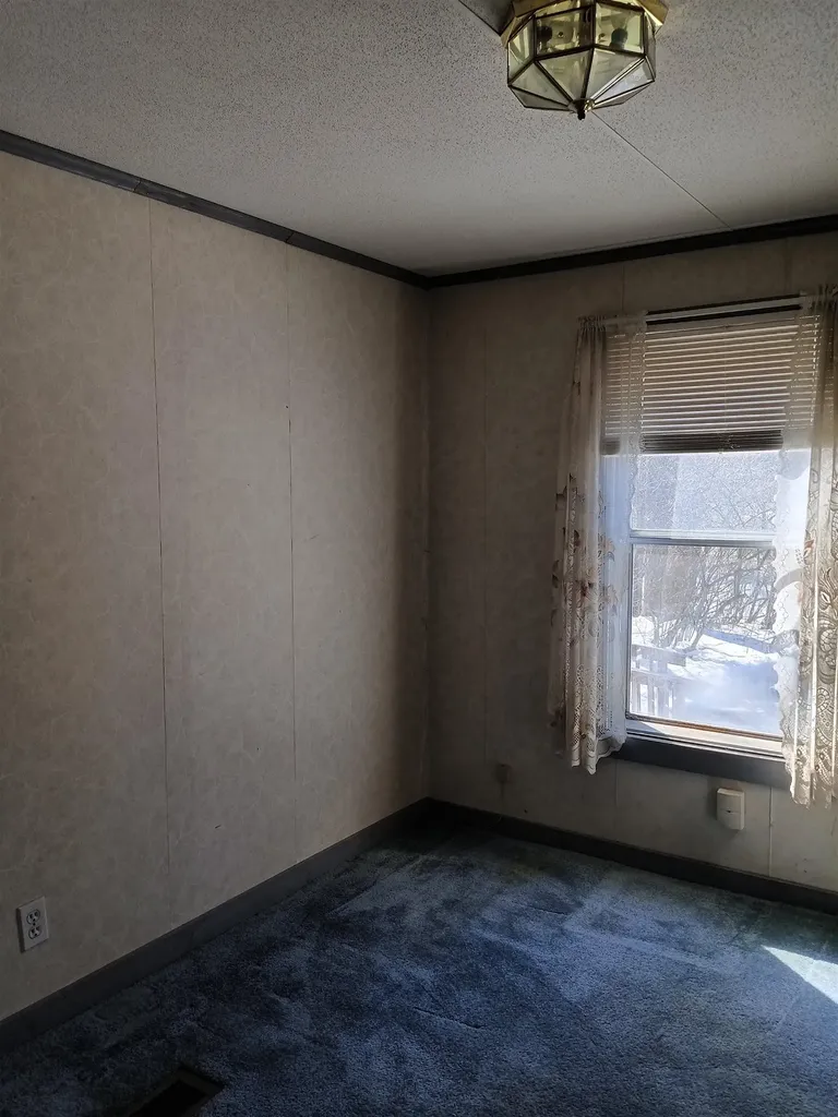 23 Deepwood Park Brattleboro VT 05301