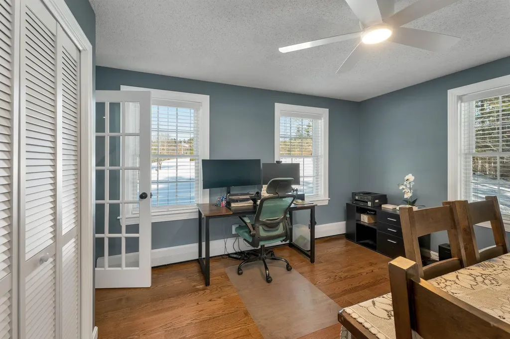 51 Pilgrim Drive Litchfield NH 03052