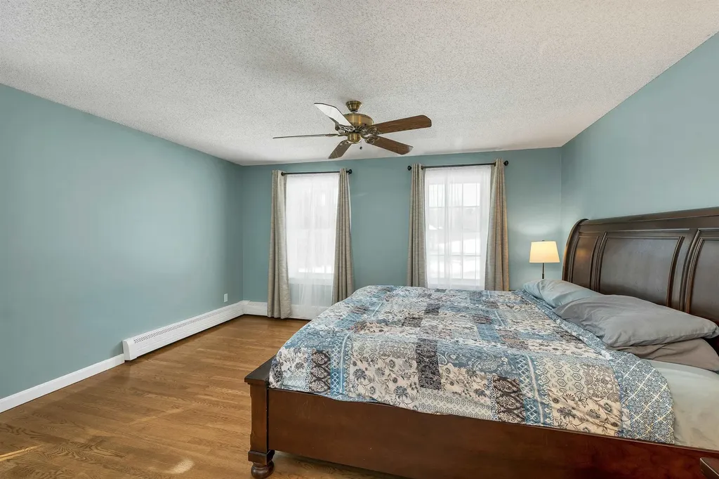 51 Pilgrim Drive Litchfield NH 03052