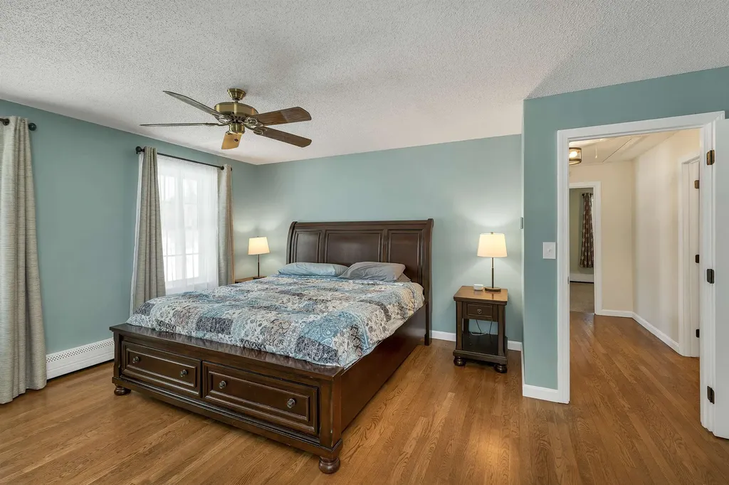 51 Pilgrim Drive Litchfield NH 03052