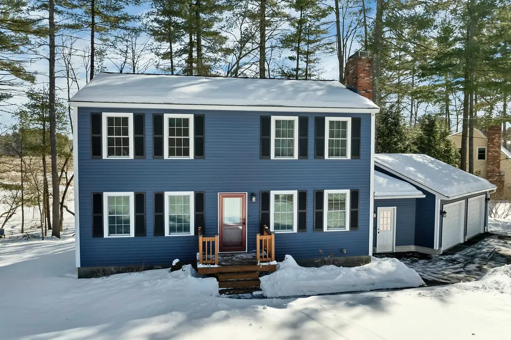 51 Pilgrim Drive Litchfield NH 03052