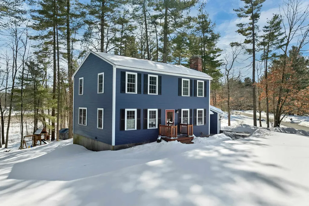 51 Pilgrim Drive Litchfield NH 03052
