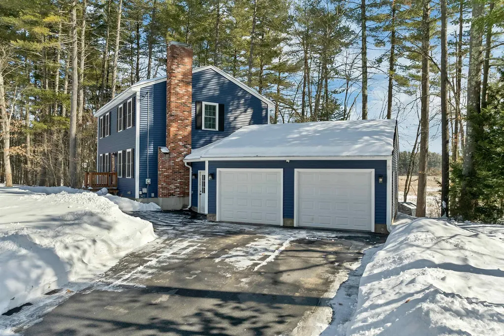 51 Pilgrim Drive Litchfield NH 03052