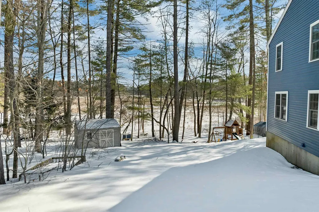 51 Pilgrim Drive Litchfield NH 03052